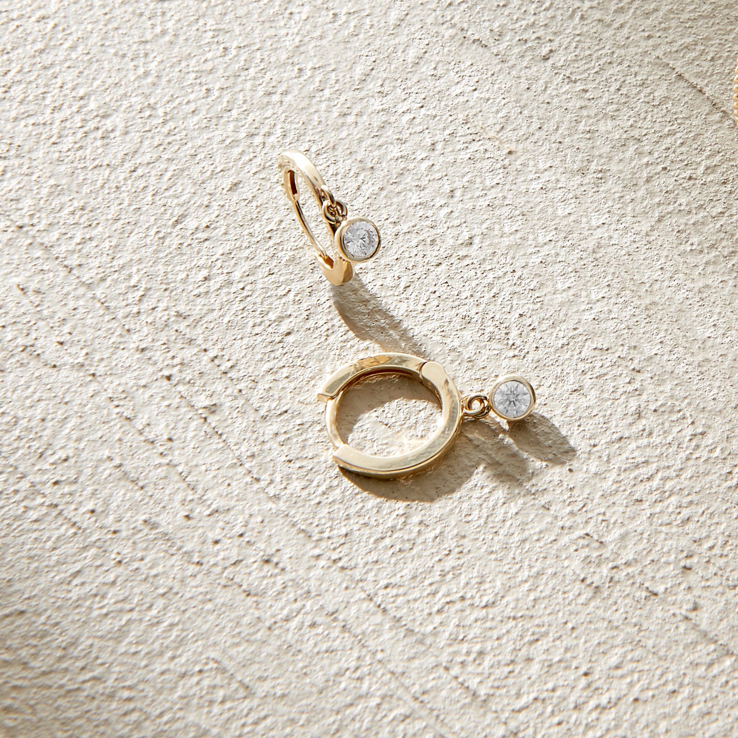 Solo Earrings in Gold