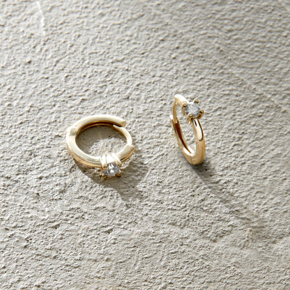 Solitaire Earrings in Gold