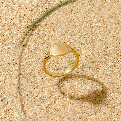 Antique Signet Ring in Gold