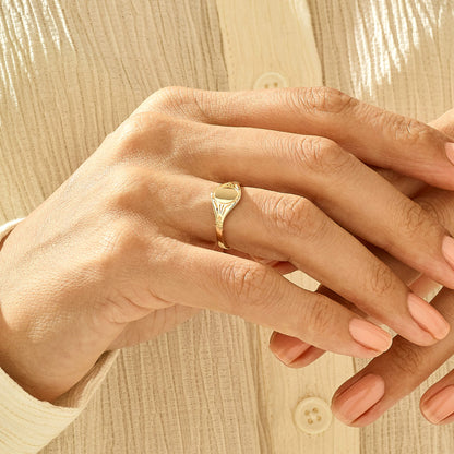 Antique Signet Ring in Gold