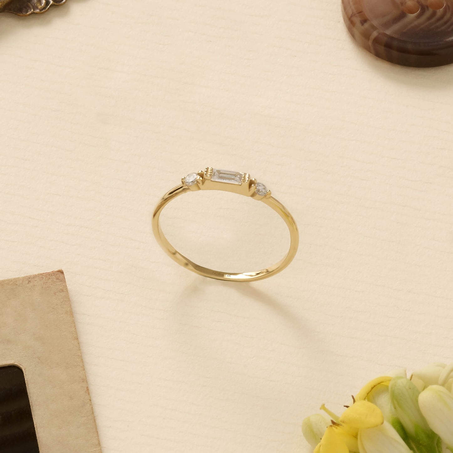 Baguette Band Ring in Gold