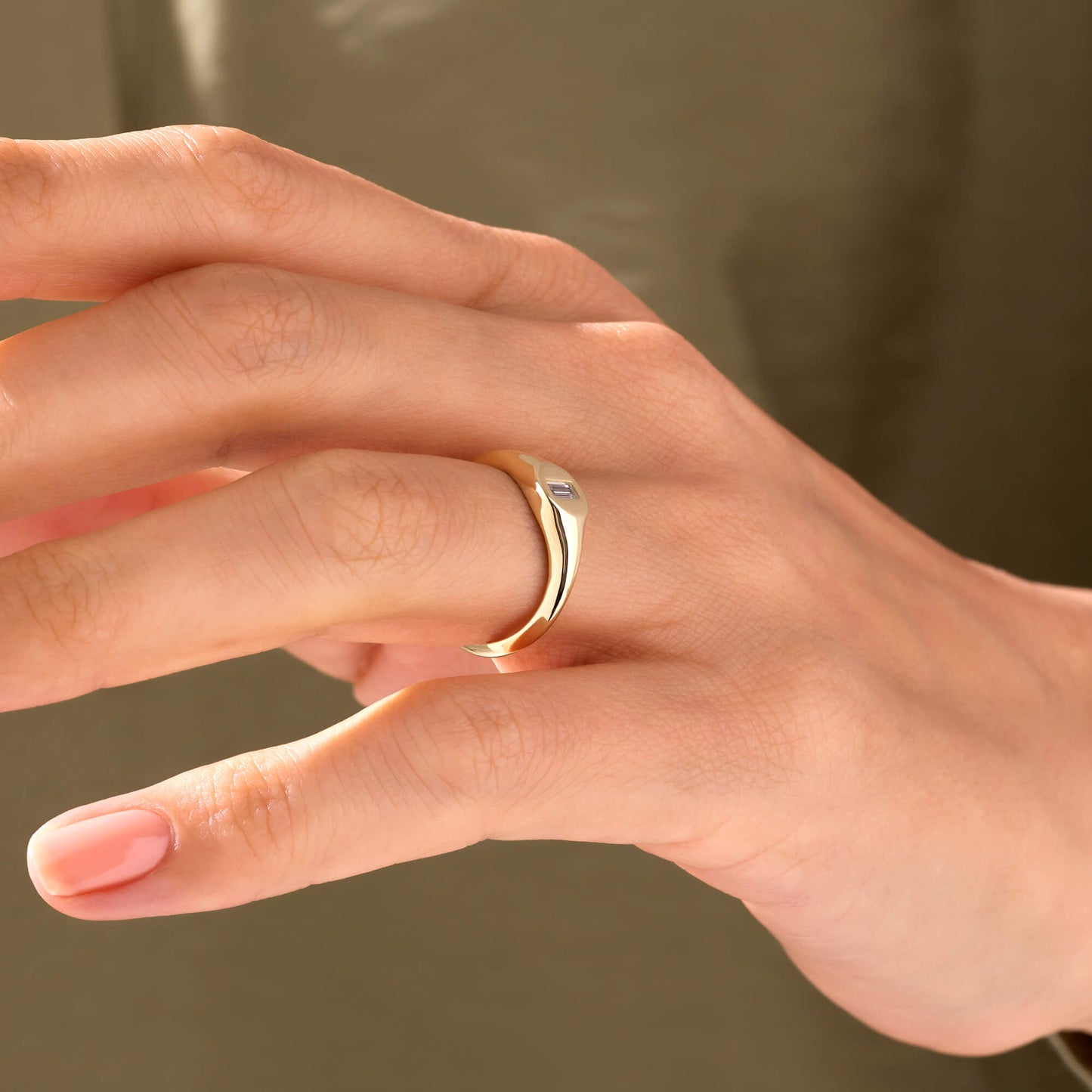 Baguette Signet Ring in Gold