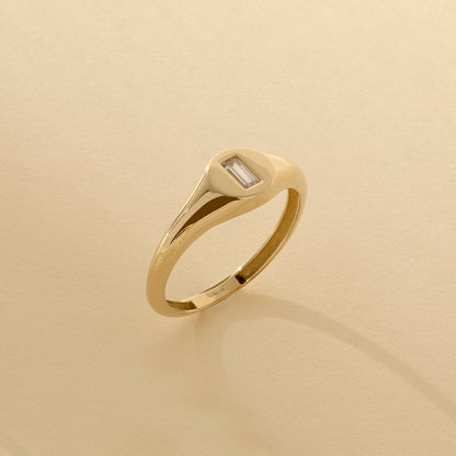 Baguette Signet Ring in Gold