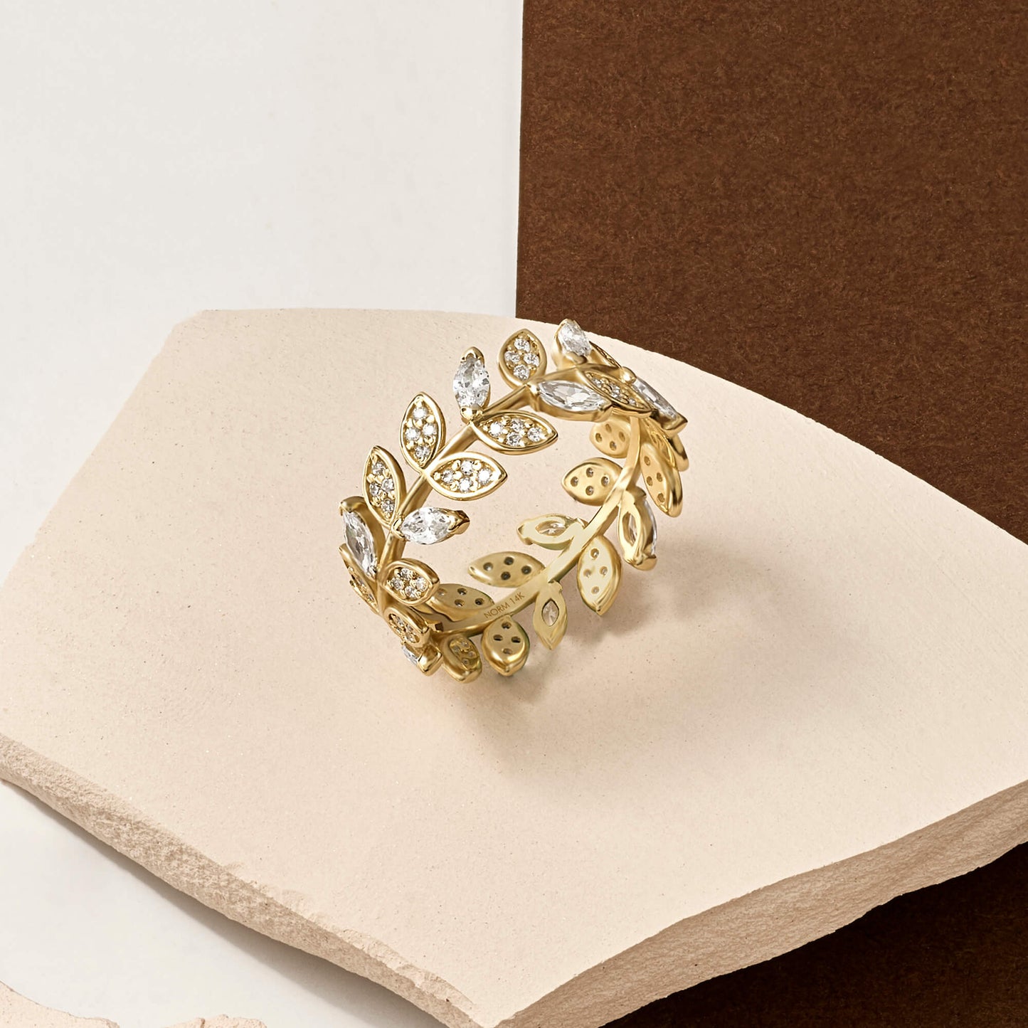 Band Leaf Ring in Gold