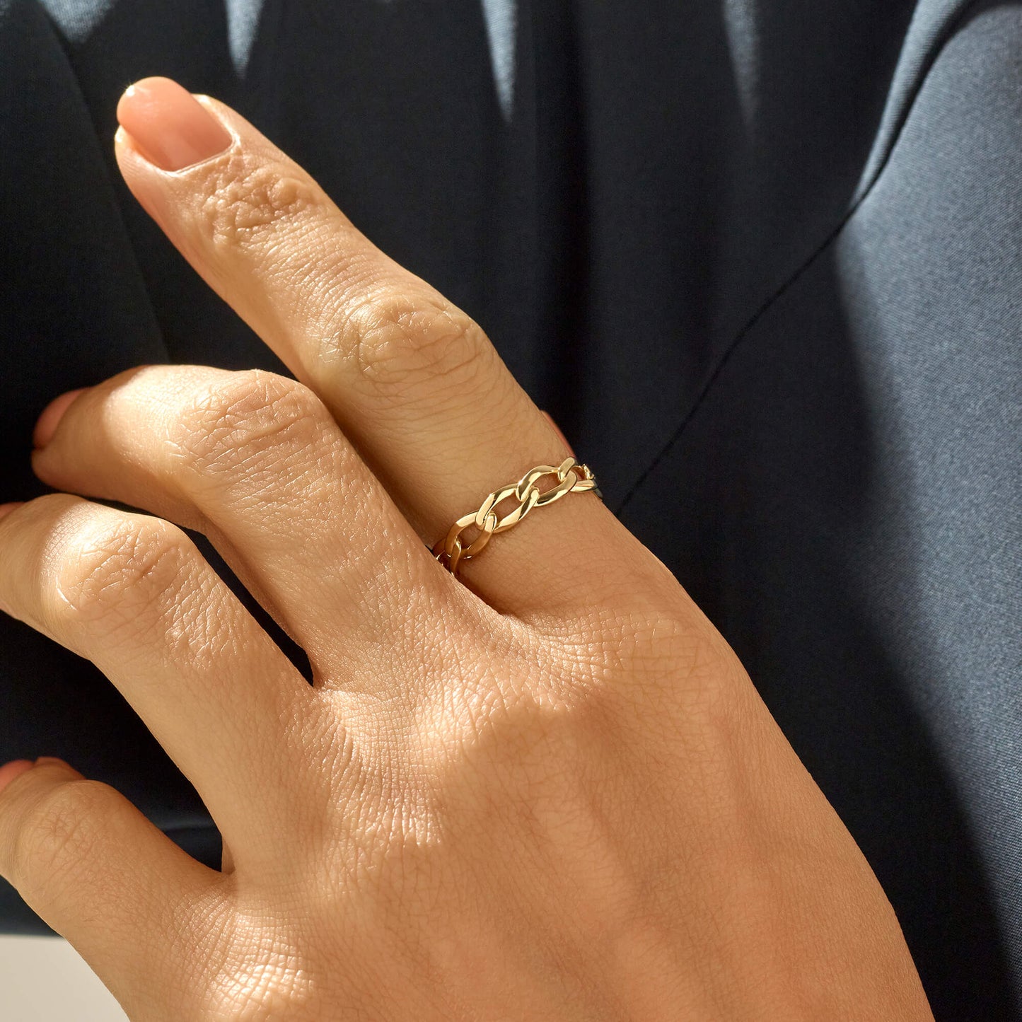 Bold Chain Ring in Gold