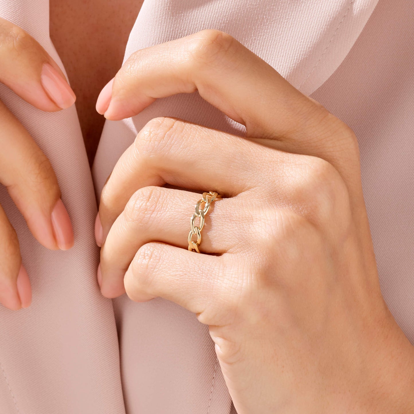 Bold Chain Ring in Gold