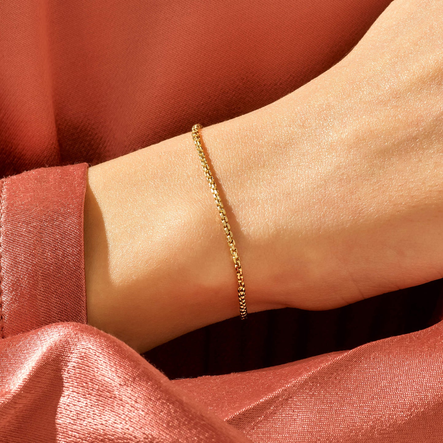 Box Chain Bracelet in Gold