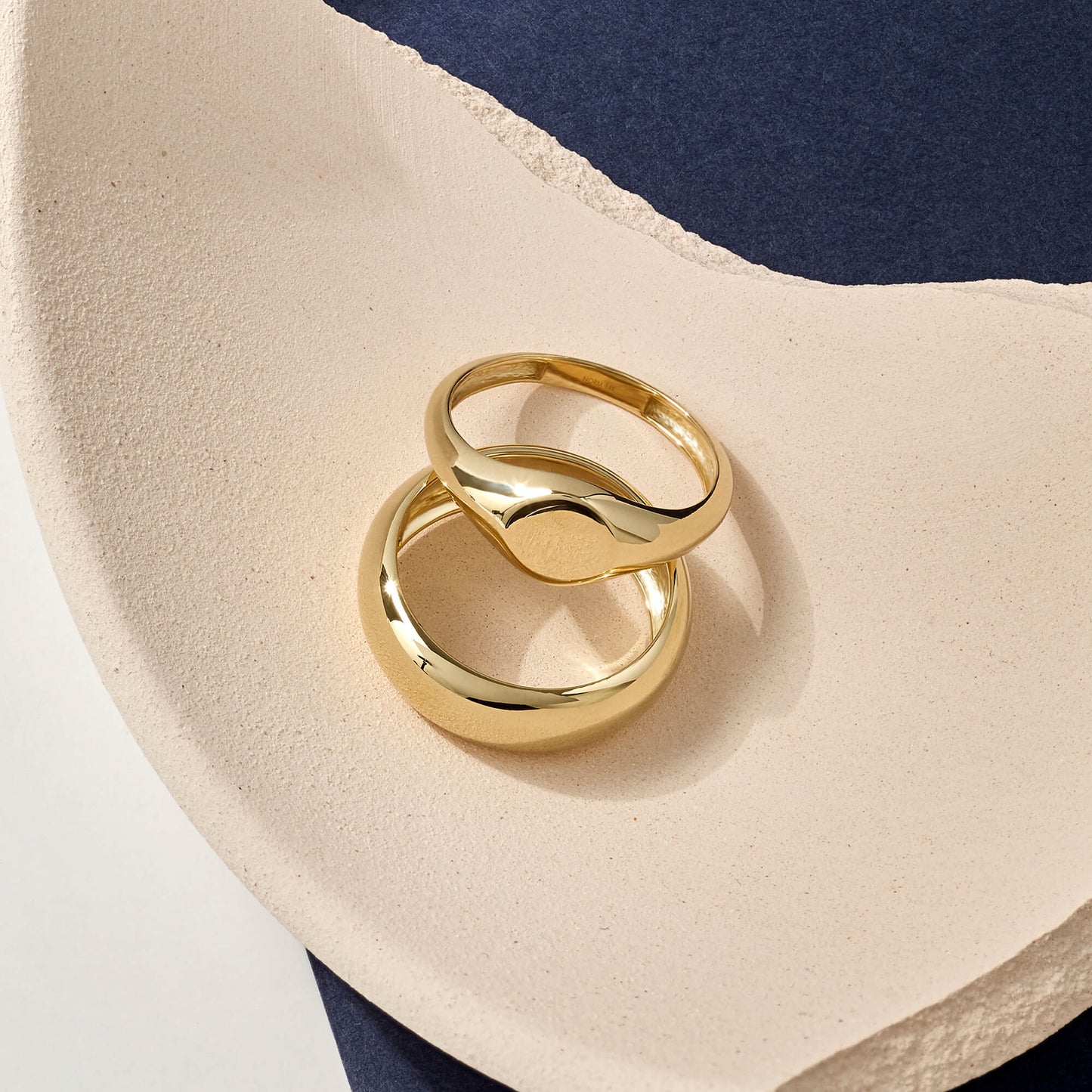 Circle Signet Ring in Gold