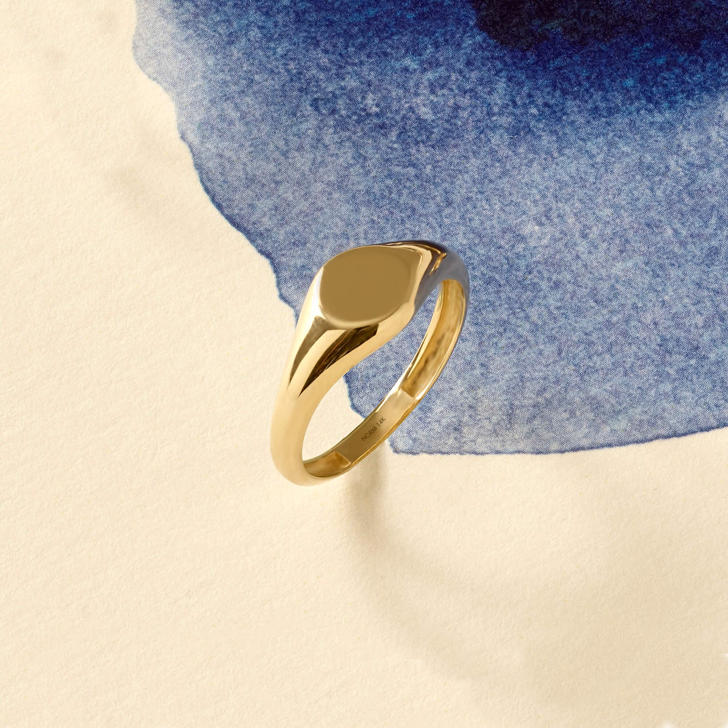 Circle Signet Ring in Gold