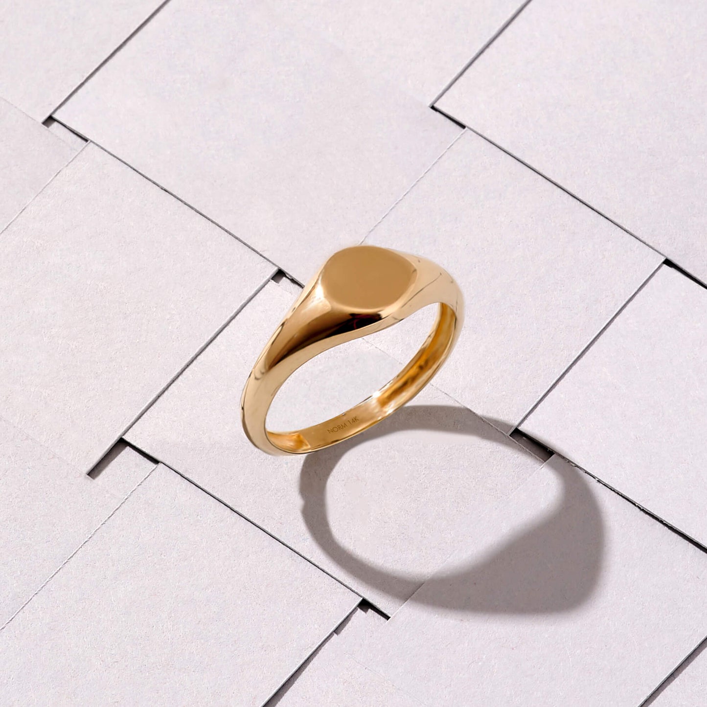 Circle Signet Ring in Gold
