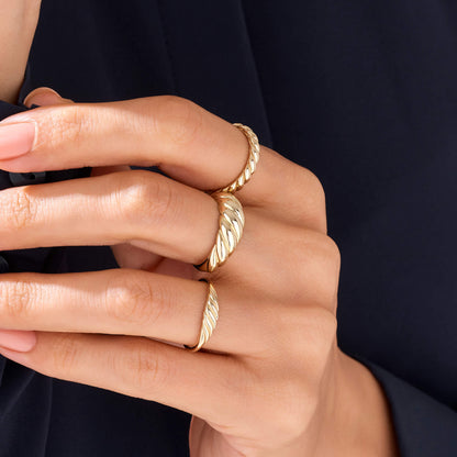 Croissant Band Ring in Gold