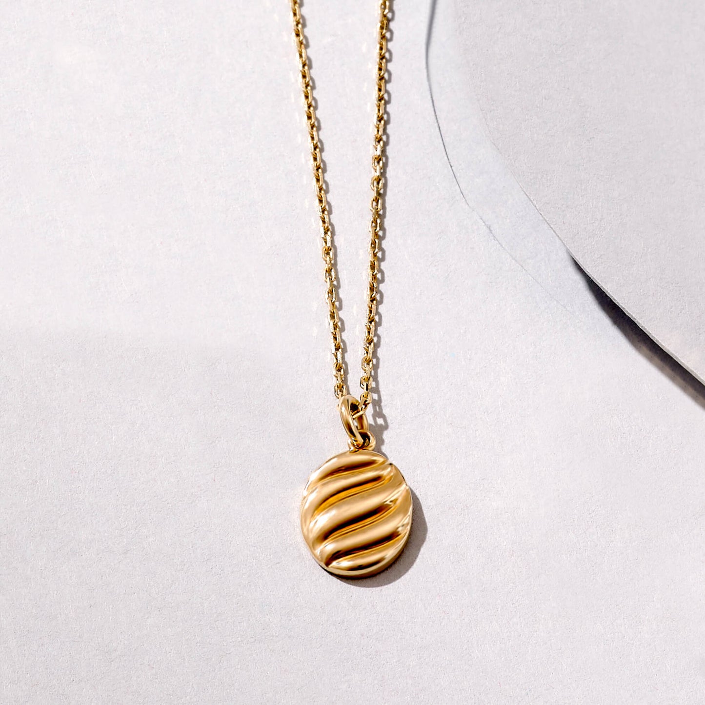 Croissant Necklace in Gold