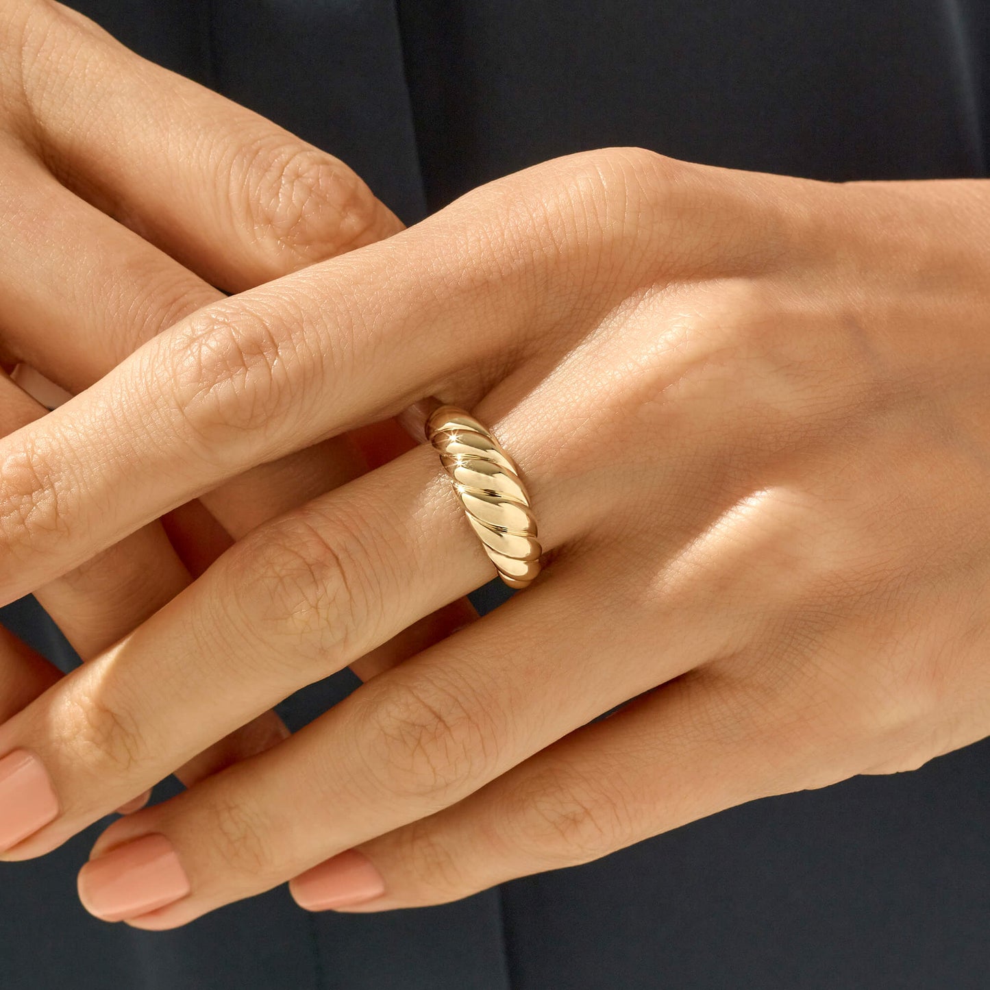 Croissant Ring in Gold