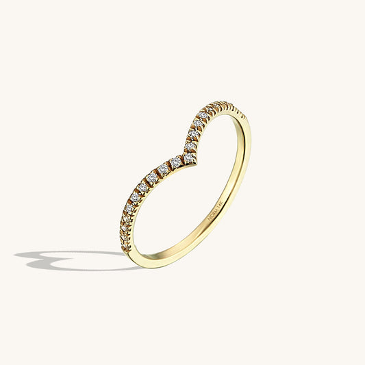 Minimal Curved Band Ring in Gold