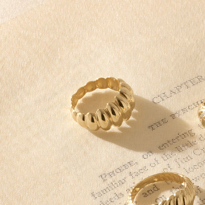 Dome Croissant Ring in Gold