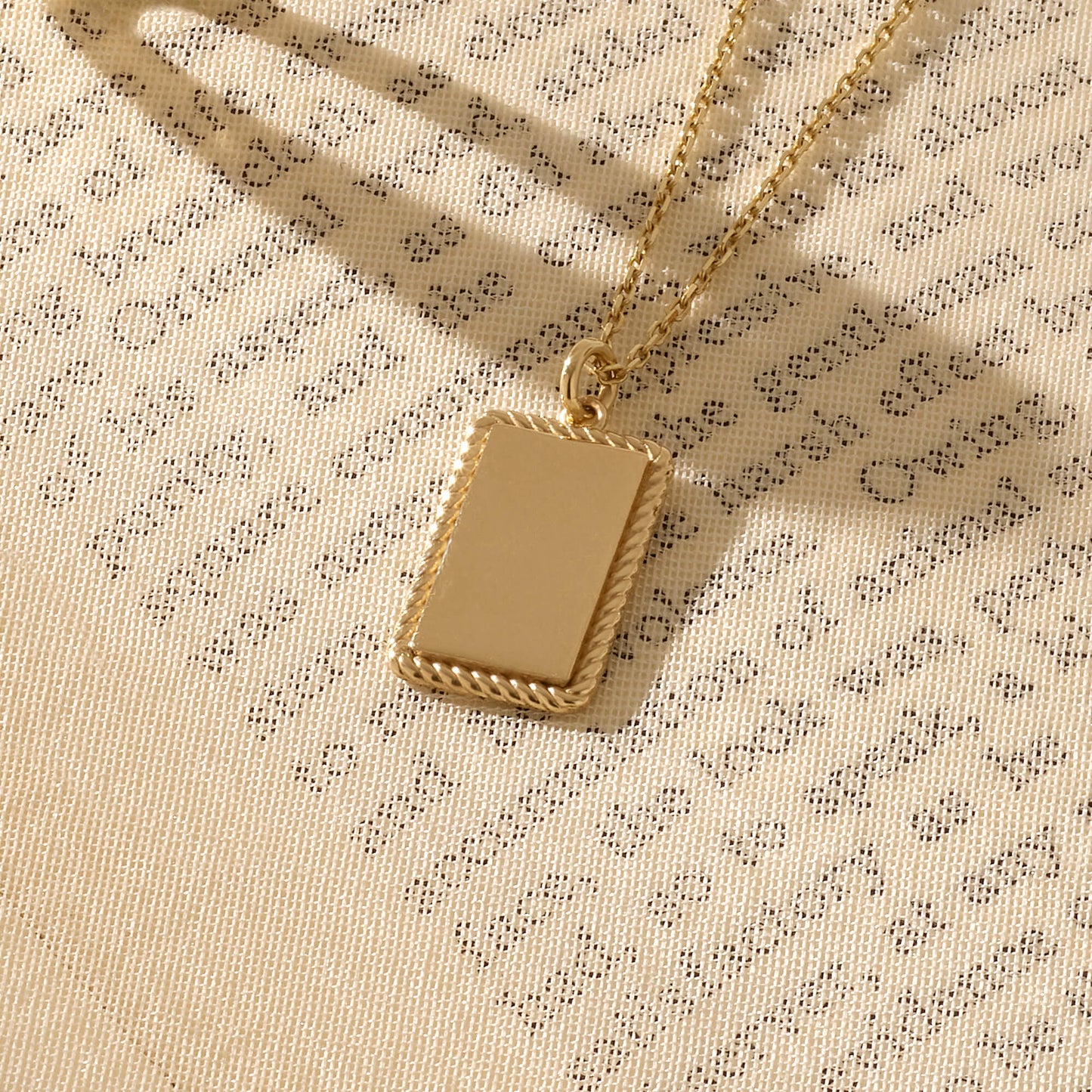 Engravable Necklace in Gold