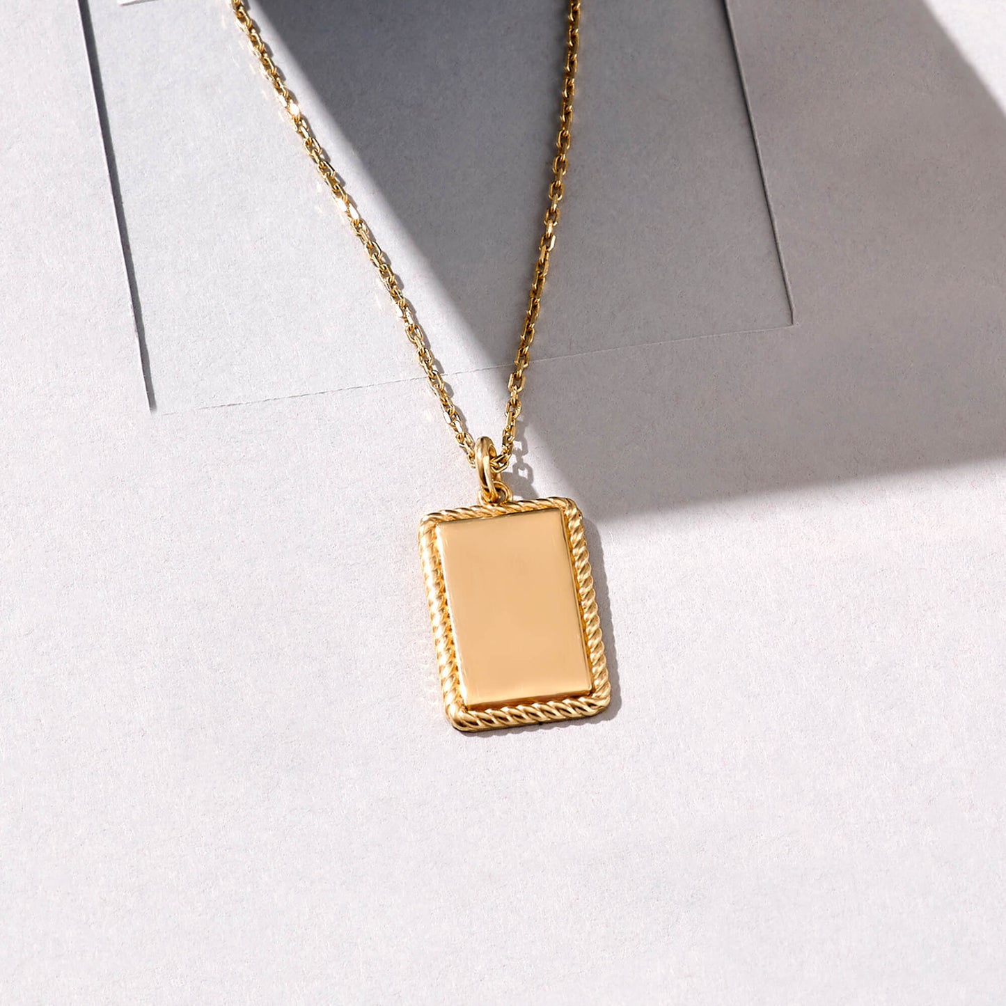 Engravable Necklace in Gold