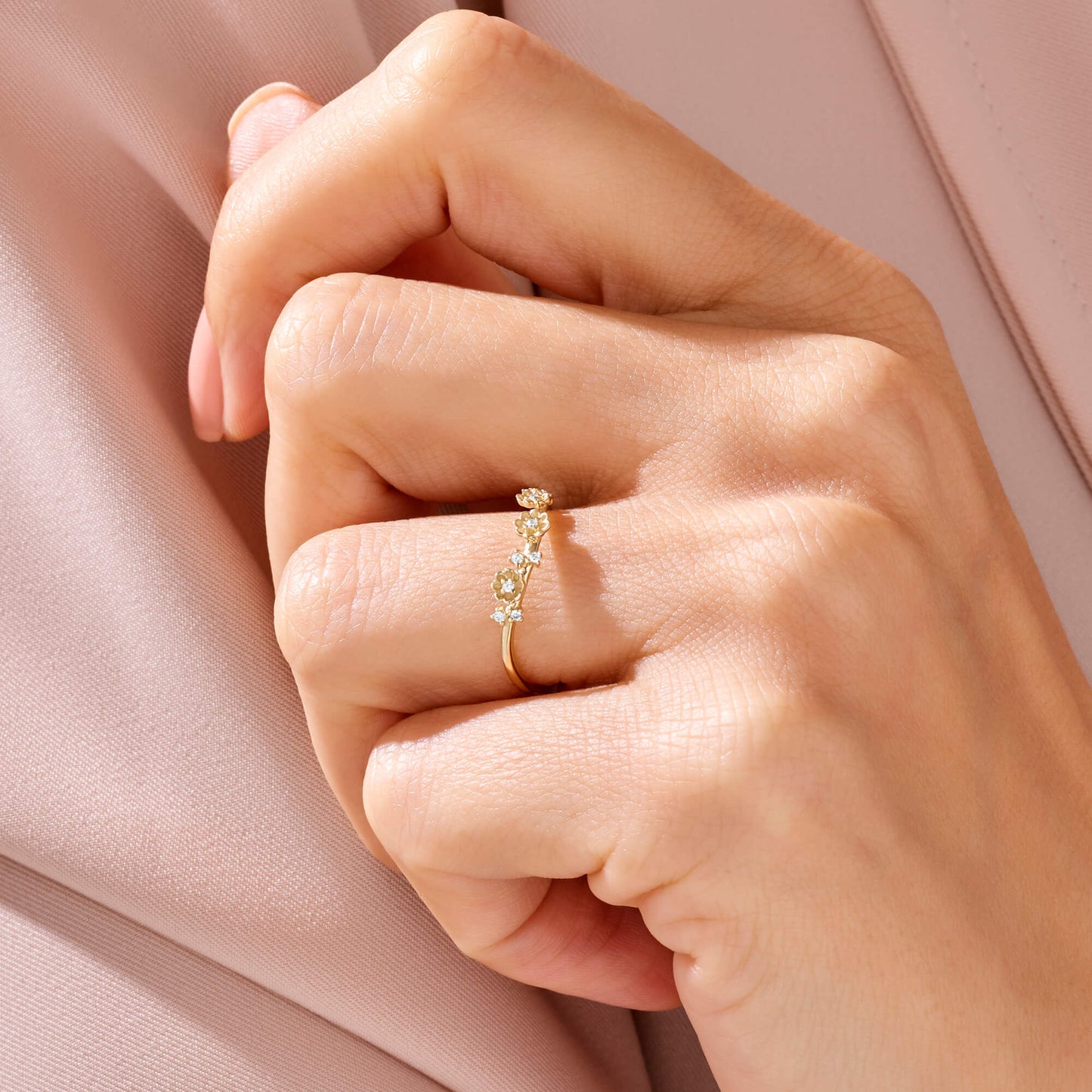 Flower Curved Ring in Gold