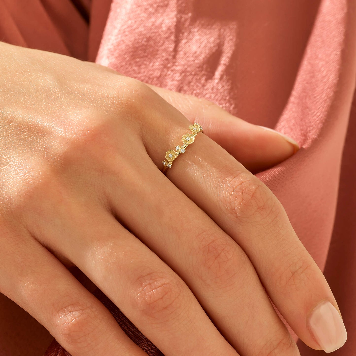 Flower Curved Ring in Gold