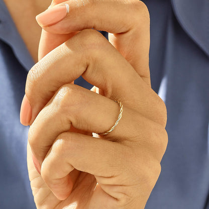 Hammered Twisted Ring in Gold