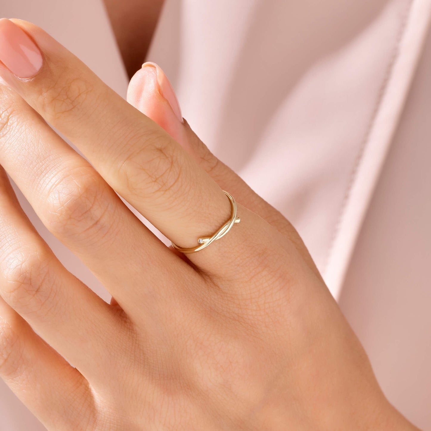 Iconic Knot Ring in Gold