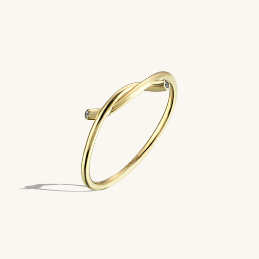 Iconic Knot Ring in Gold