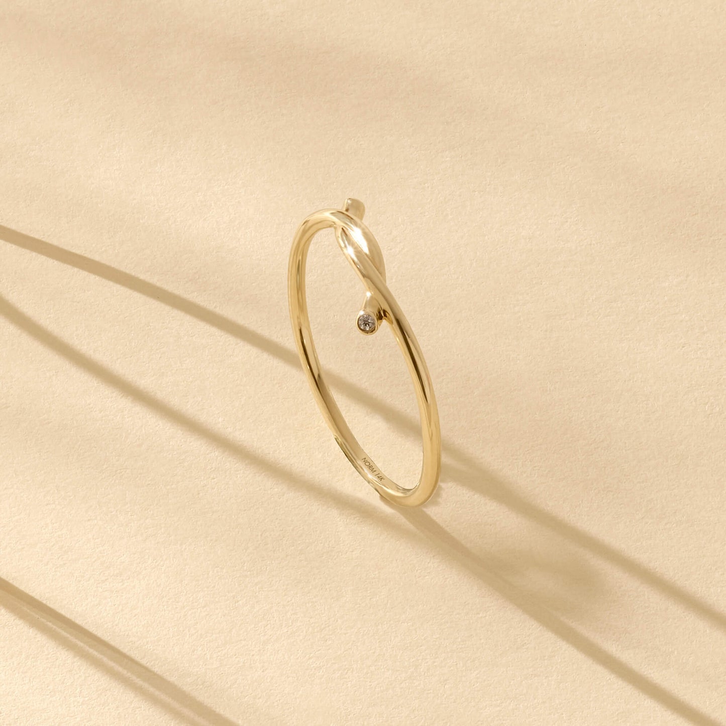 Iconic Knot Ring in Gold