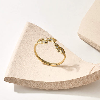 Iconic Leaf Ring in Gold