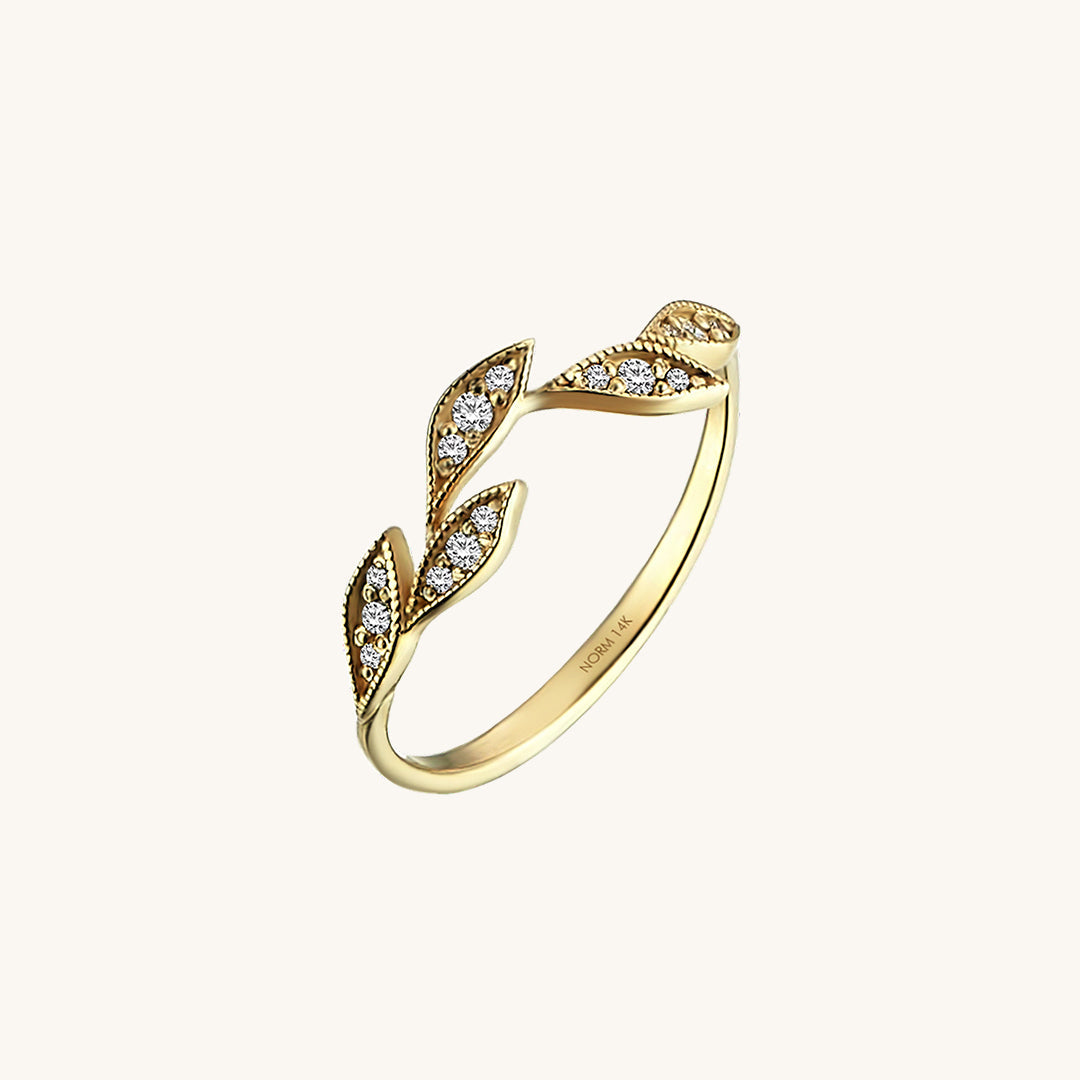 Iconic Leaf Ring in Gold