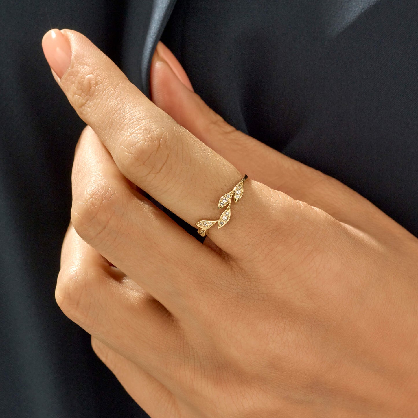 Iconic Leaf Ring in Gold