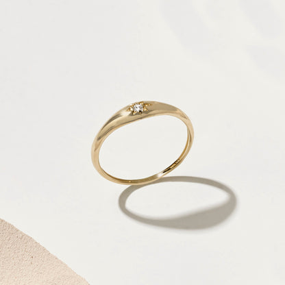 Iconic Signet Star Ring in Gold