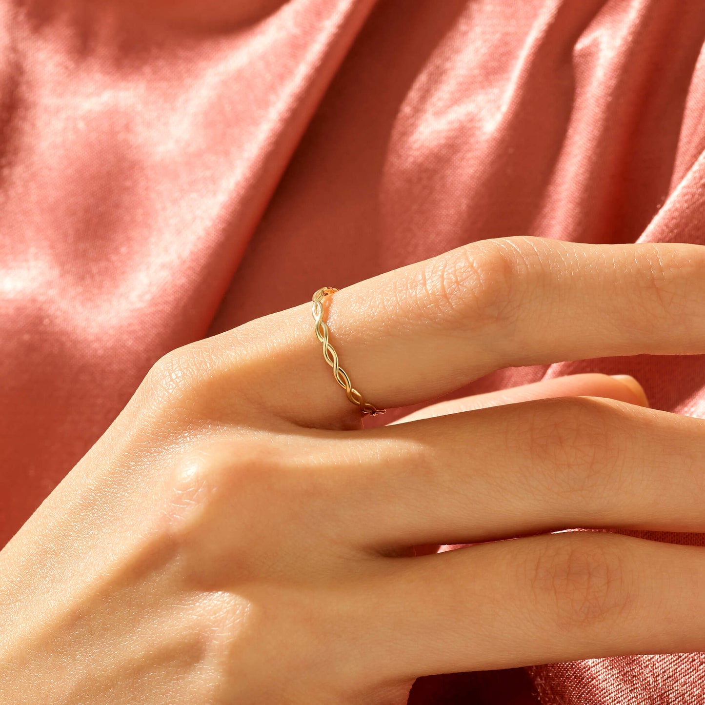 Iconic Twisted Ring in Gold