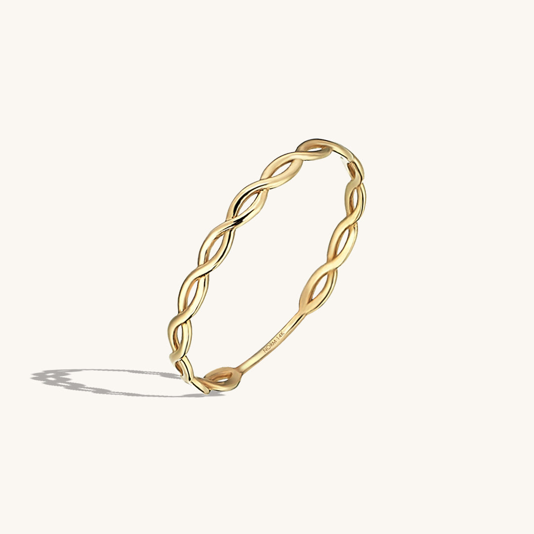 Iconic Twisted Ring in Gold