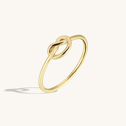 Knot Ring in Gold