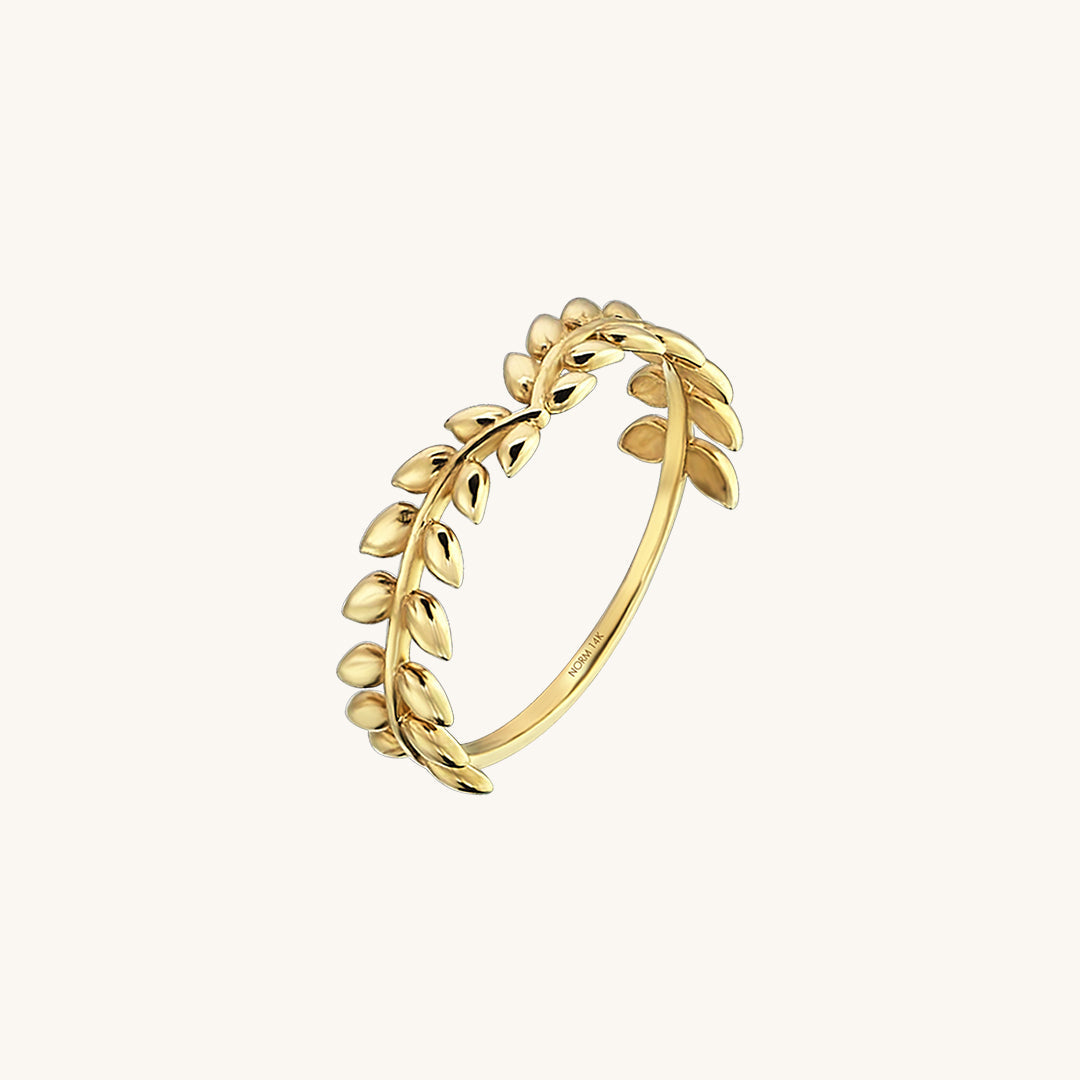 Laurel Wreath Curve Ring in Gold