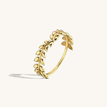 Laurel Wreath Curve Ring in Gold