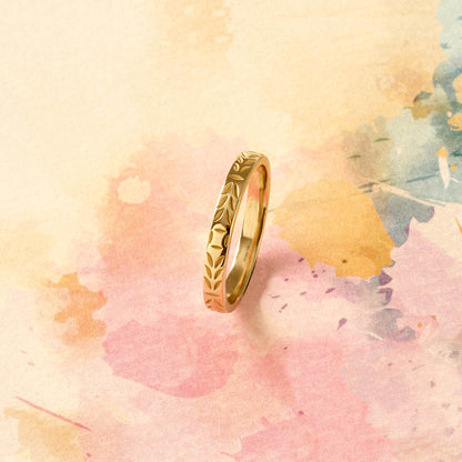 Leaf Engraved Band Ring in Gold