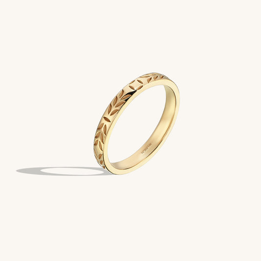 Leaf Engraved Band Ring in Gold