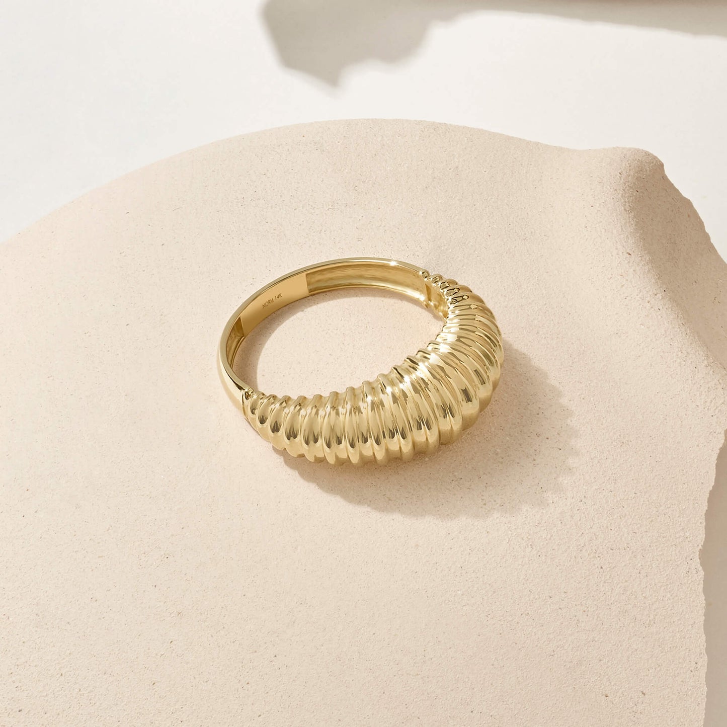 London Dome Ring in Gold