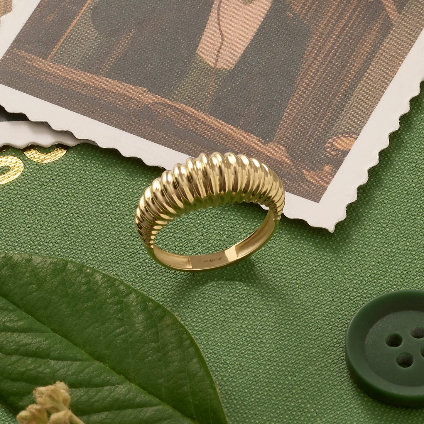 London Dome Ring in Gold