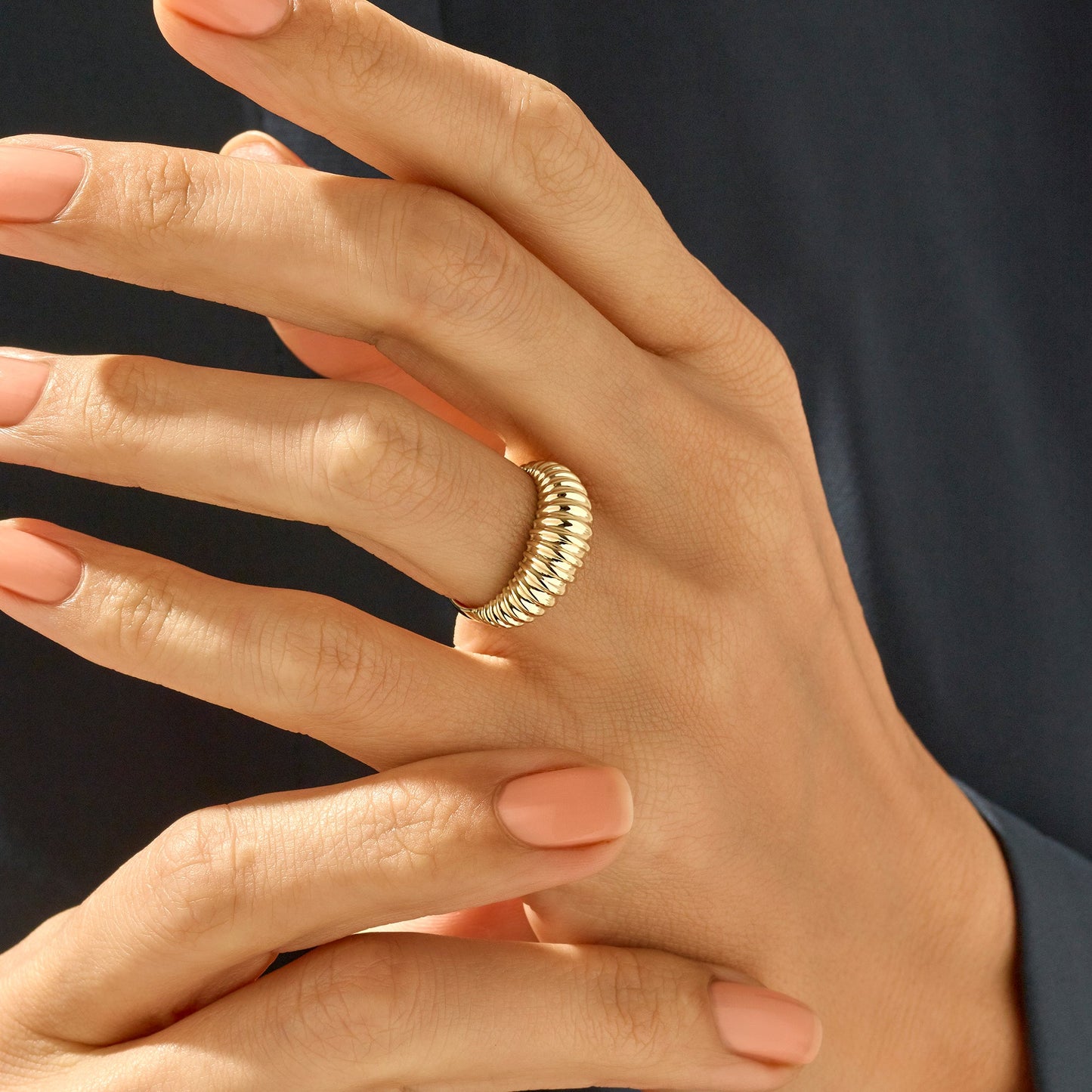 London Dome Ring in Gold