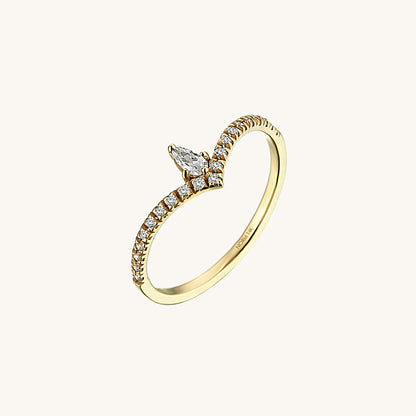 Majestic Curve Ring in Gold