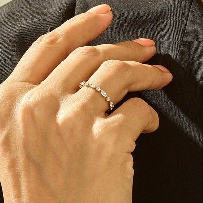 Marquise Band Ring in Gold