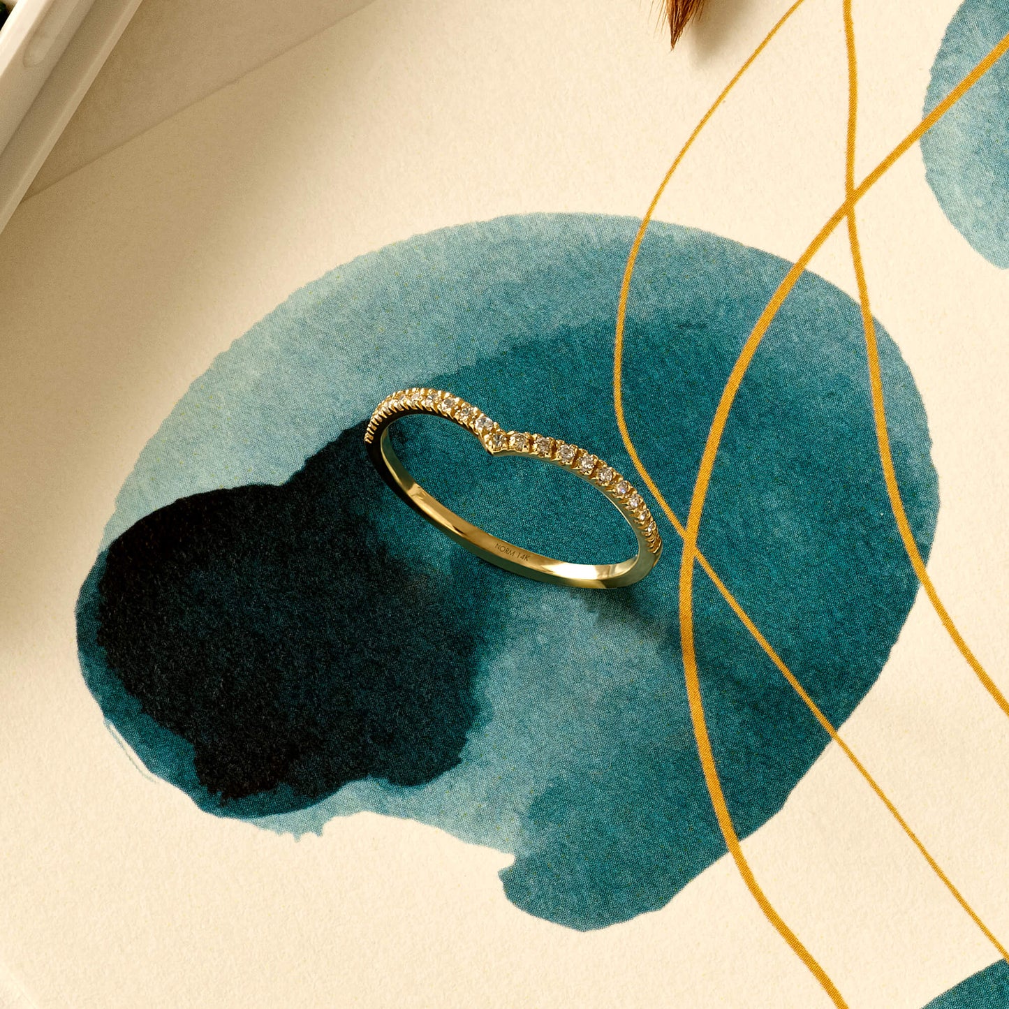 Minimal Curved Band Ring in Gold