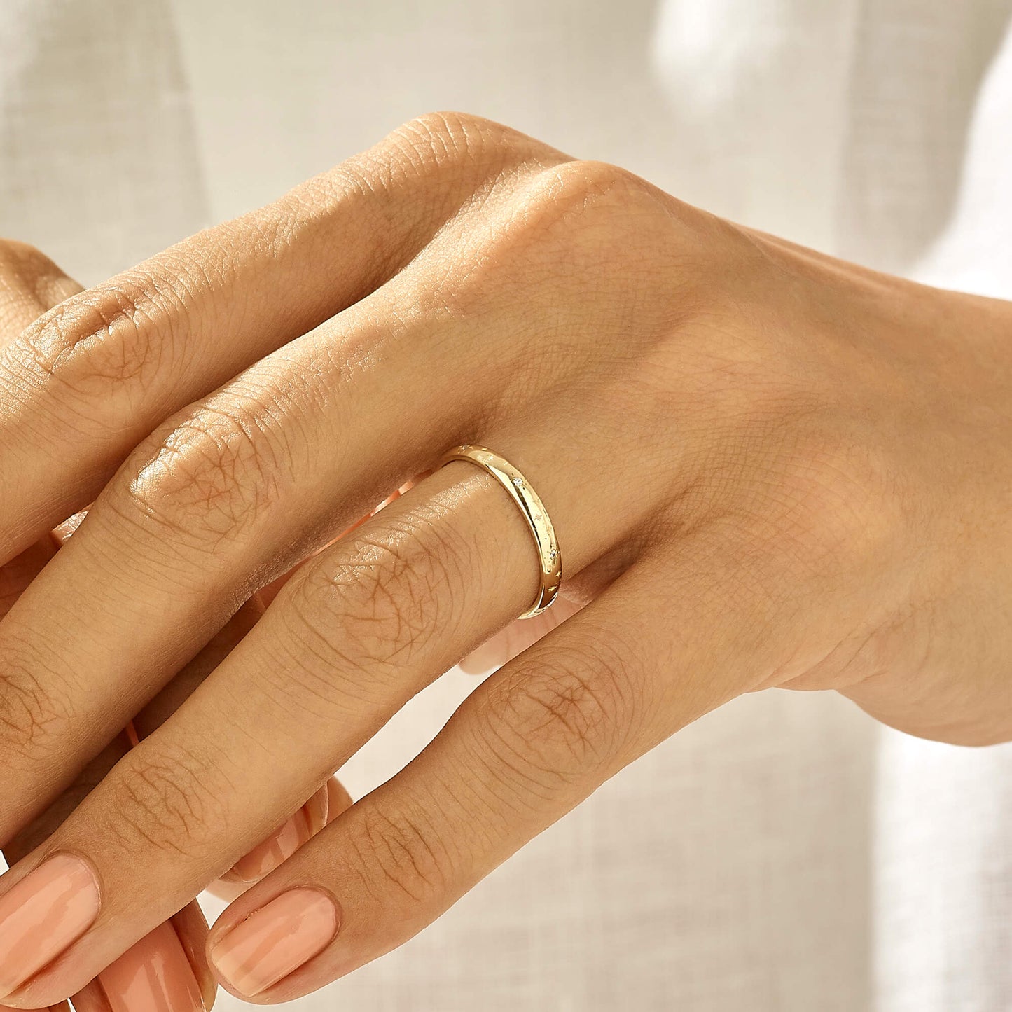 Minimal Star Pave Band Ring in Gold