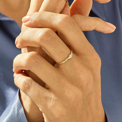 Diamond Minimal Twisted Solitaire Ring in Gold