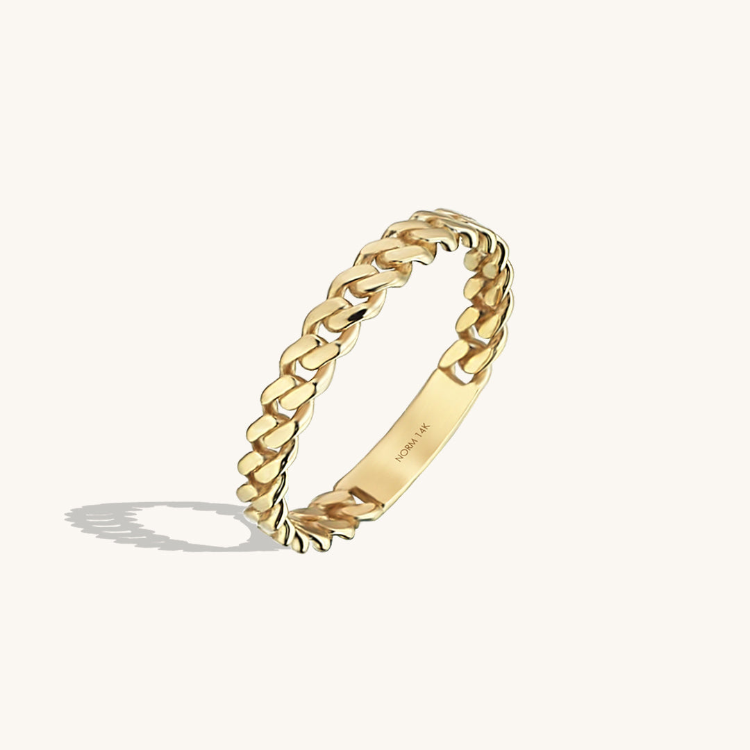 Minimalist Chain Ring in Gold