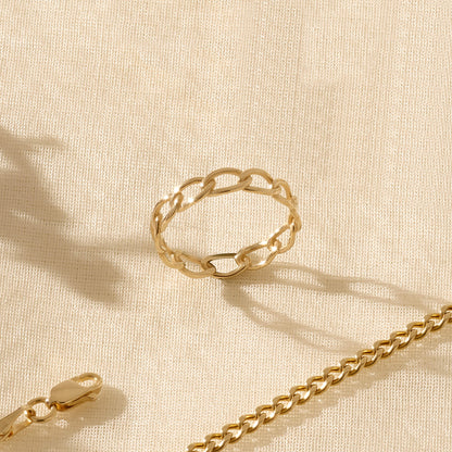 Oval Chain Ring in Gold