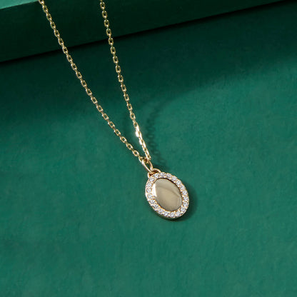 Oval Signet Necklace in Gold
