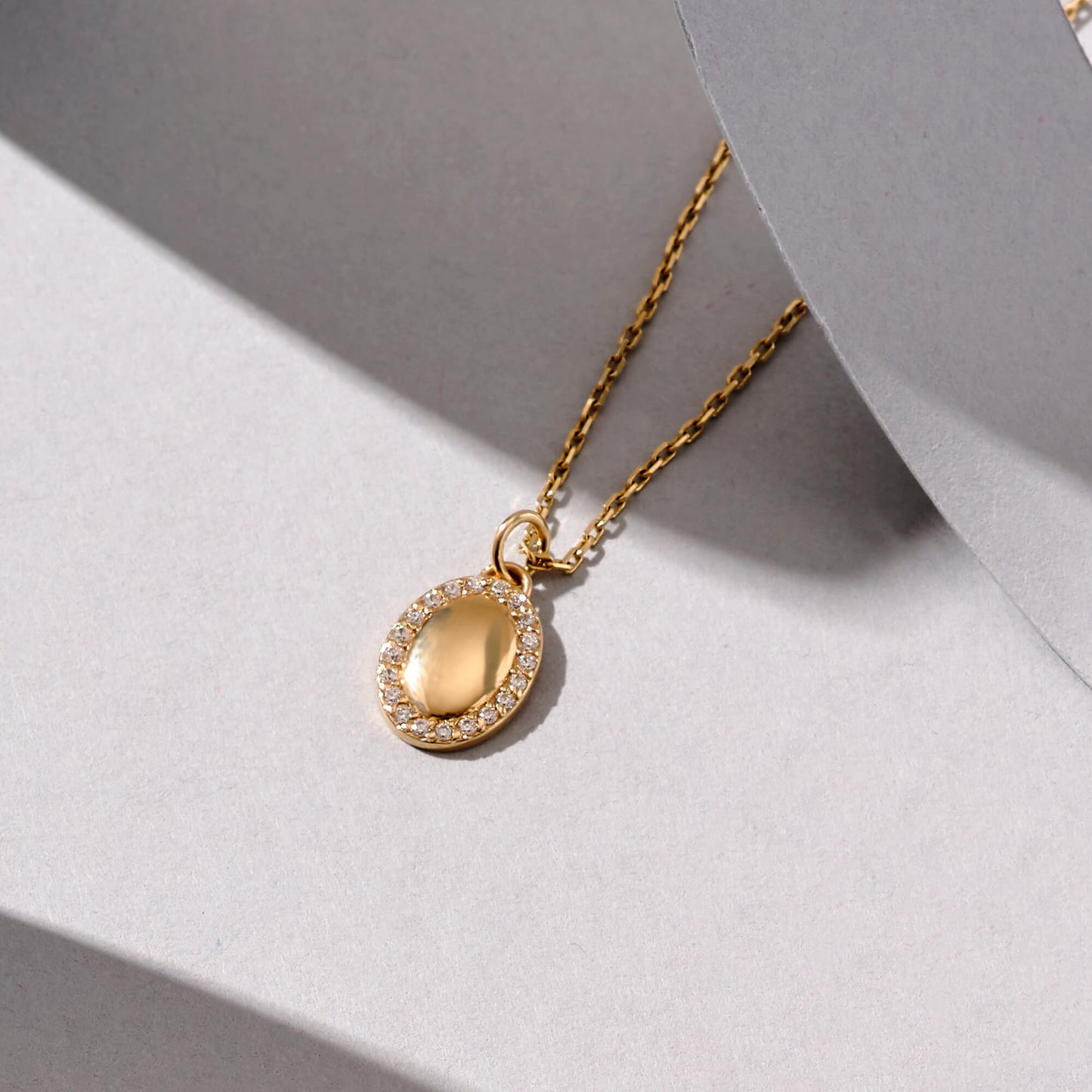 Oval Signet Necklace in Gold